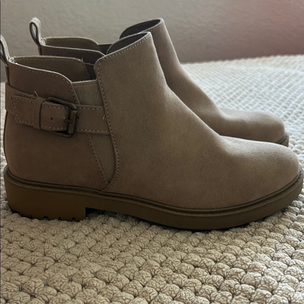 Esprit Tan Ankle Booties with Smooth Leather Finish